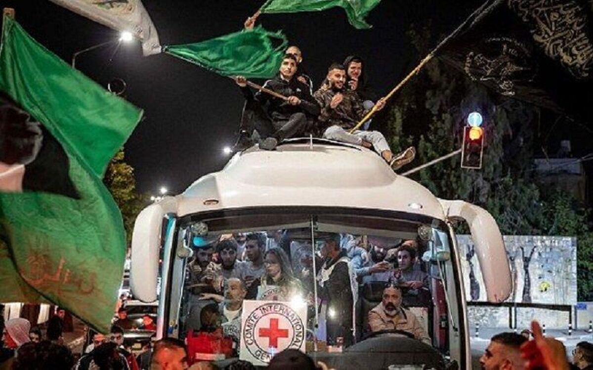 خان یونس برای استقبال از اسیران فلسطینی آماده می‌شود/آزادی ۶۲۰ اسیر فلسطینی