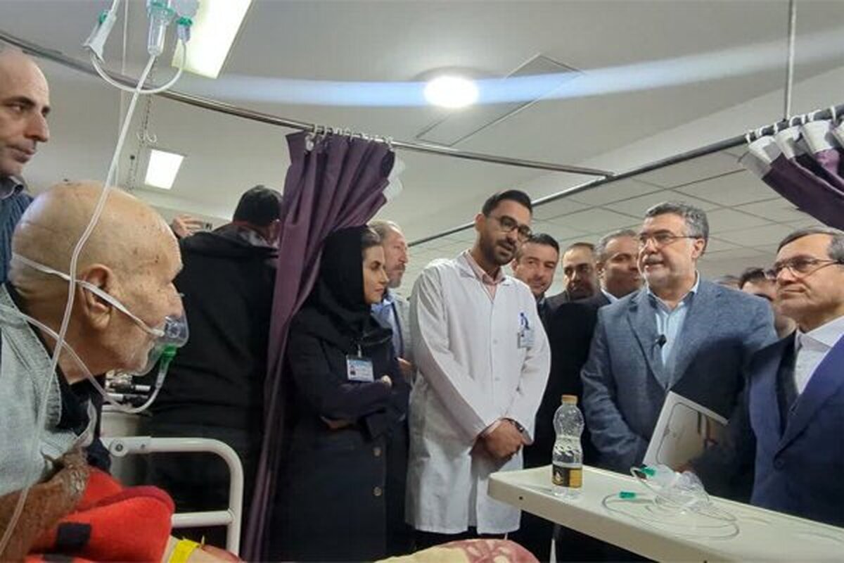 بازدید وزیربهداشت از بیمارستان رباط کریم