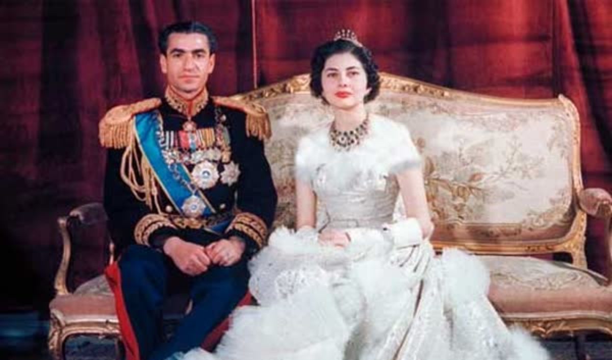 عقب افتادن عروسی شاه و ملکه، بخاطر نوشیدن یک لیوان آب + فیلم