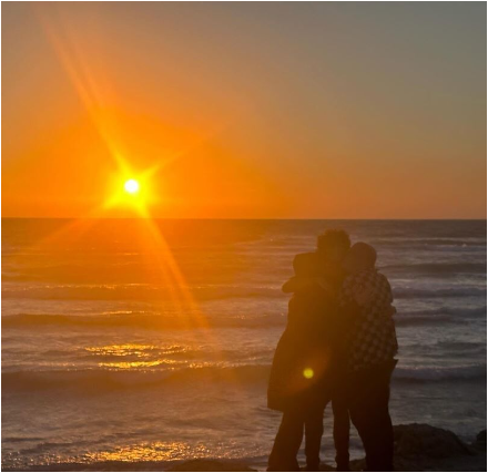 عکس زیبا و پر از عشق امیر جعفری با همای پایتخت و پسر قدبلندشون در ساحل کیش/ چه منظره‌ای