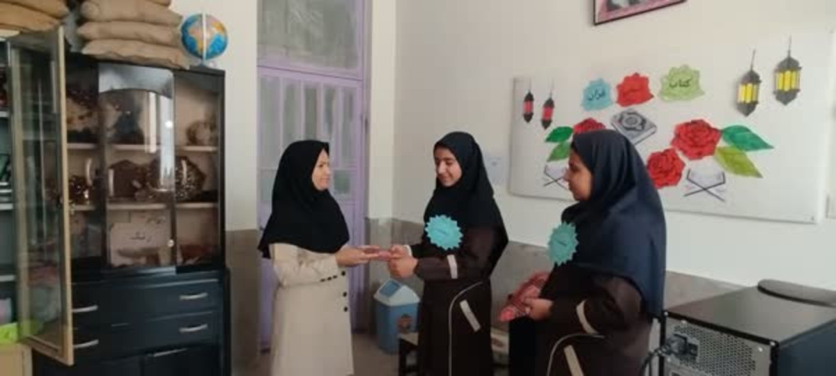 سایه‌روشن‌هایی از زندگی یک معلم اهل دشمن‌زیاری