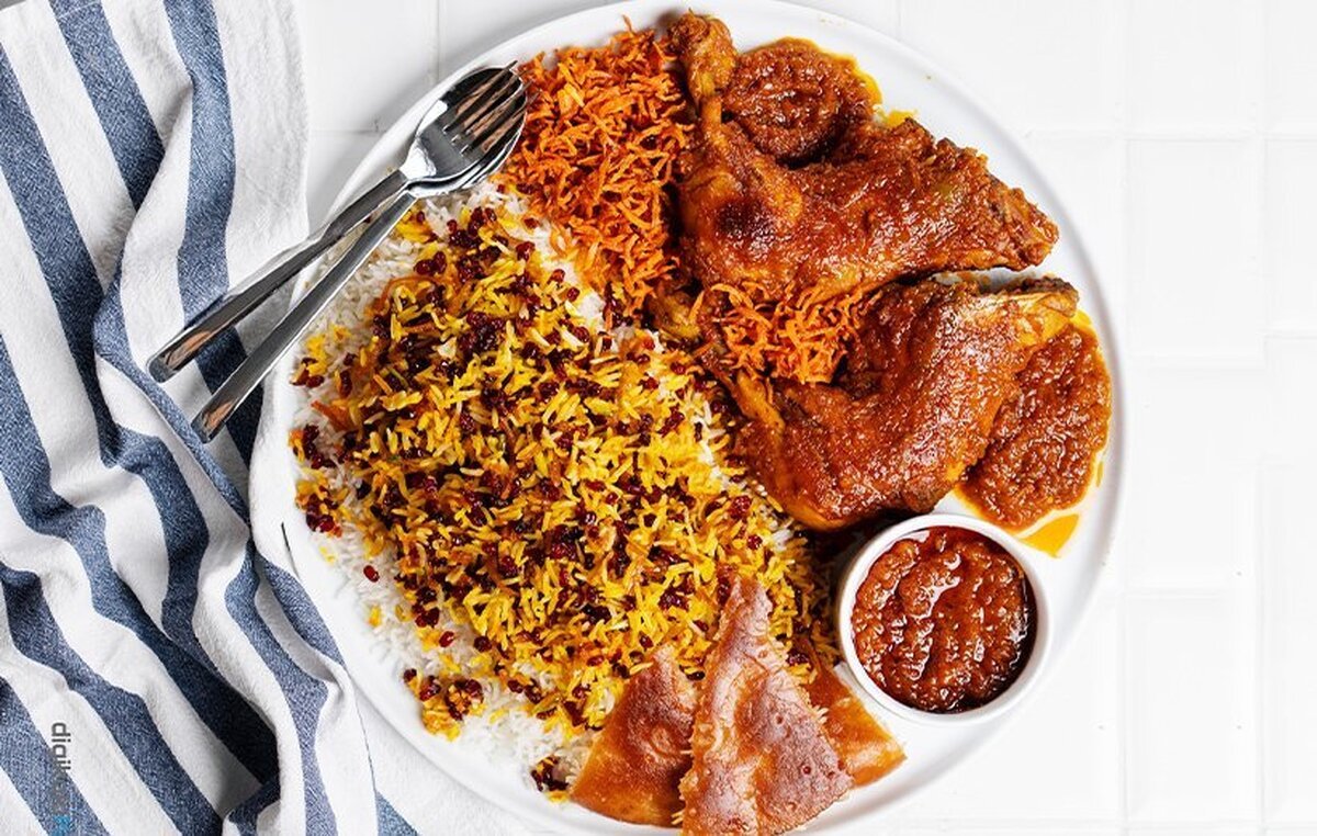 طرز تهیه مرغ ملس با کشمش و رب انار/ چه شود...