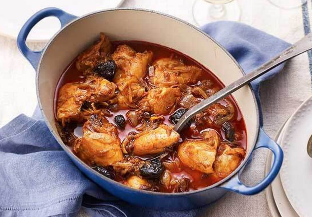 طرز تهیه مرغ ملس با کشمش و رب انار/ چه شود...
