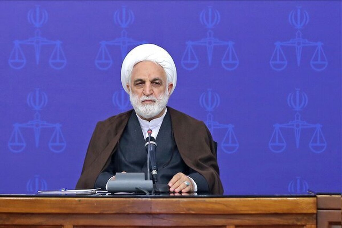 رئیس قوه قضاییه:دولت باید کارگران را با حقوق خود آشنا کند