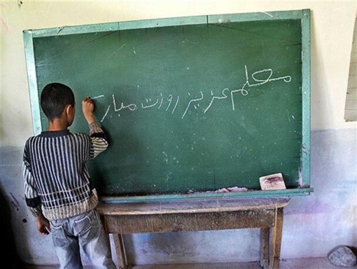 معلمان در شکل دهی ساختار فرهنگی جامعه نقش بسزایی دارند