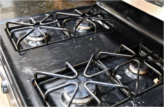 ۳ روش ساده و راحت برای تمیز کردن چدن‌های روی گاز آشپرخانه