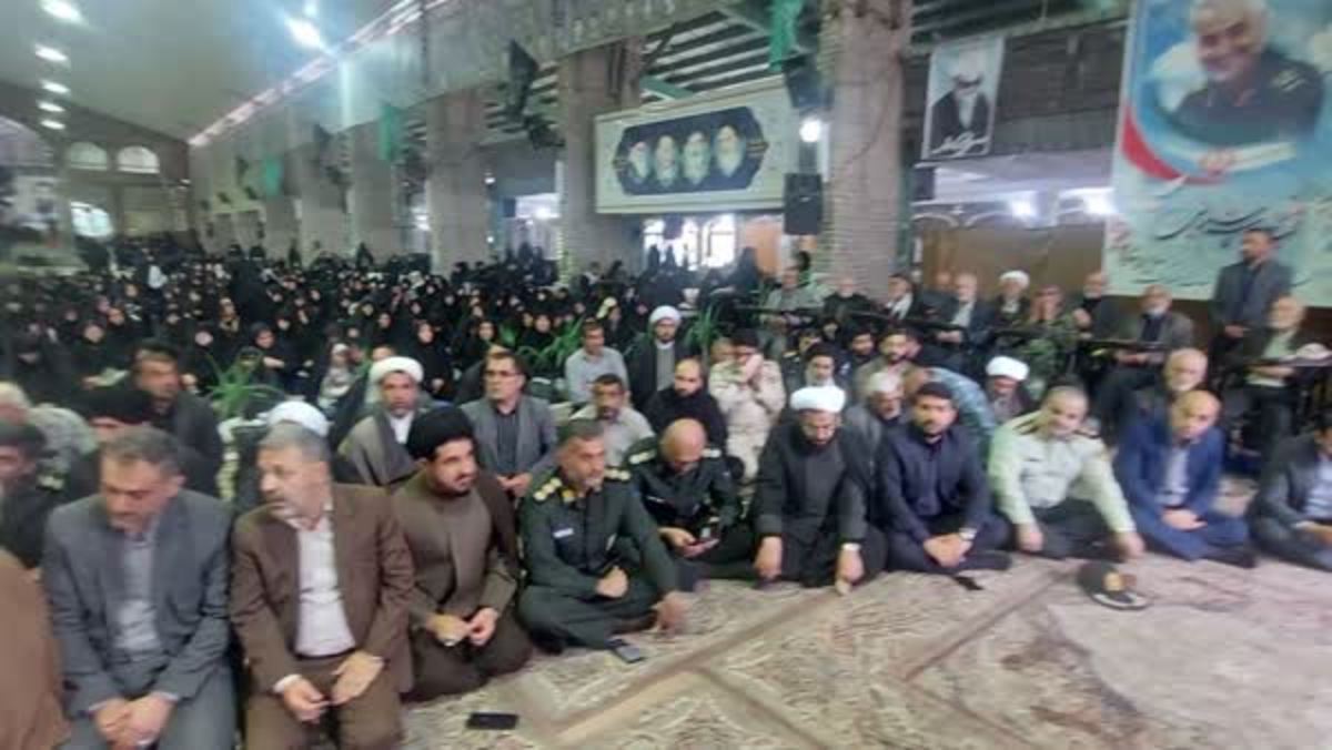 حوزه‌های علمیه برای تبیین انقلاب و اسلام مجاهدانه پای کار باشند