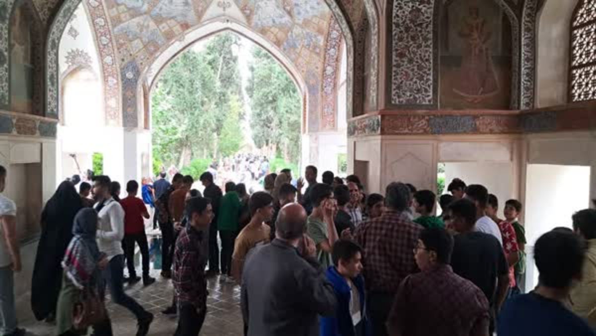 رکورد بازدید گردشگران از باغ جهانی فین در چند ساله اخیر