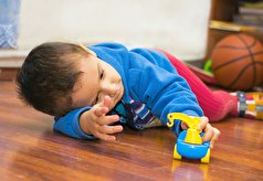 کودک مبتلا به اوتیسم چه تمایزی با دیگر کودکان دارد؟