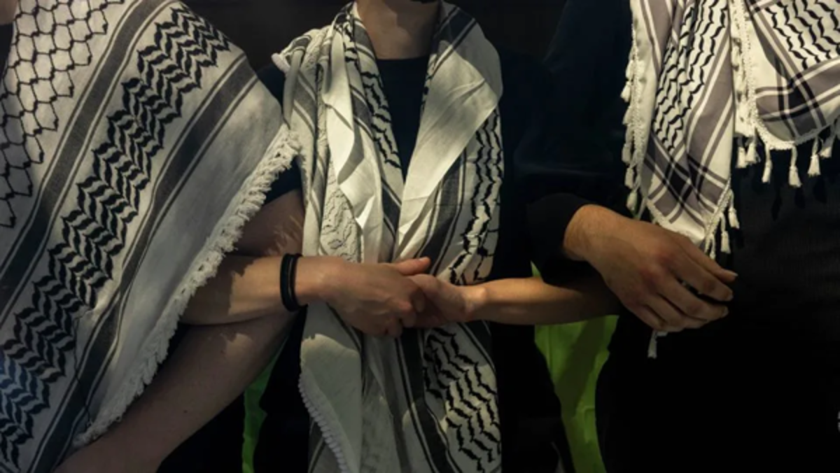 گزارش سی‌ان‌ان از ضربه جدی جنگ غزه بر موقعیت انتخاباتی بایدن