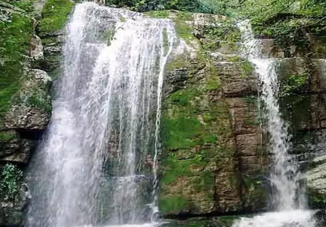 آبشار رنگو؛ یک مکان ناب برای سفر‌های بهاری