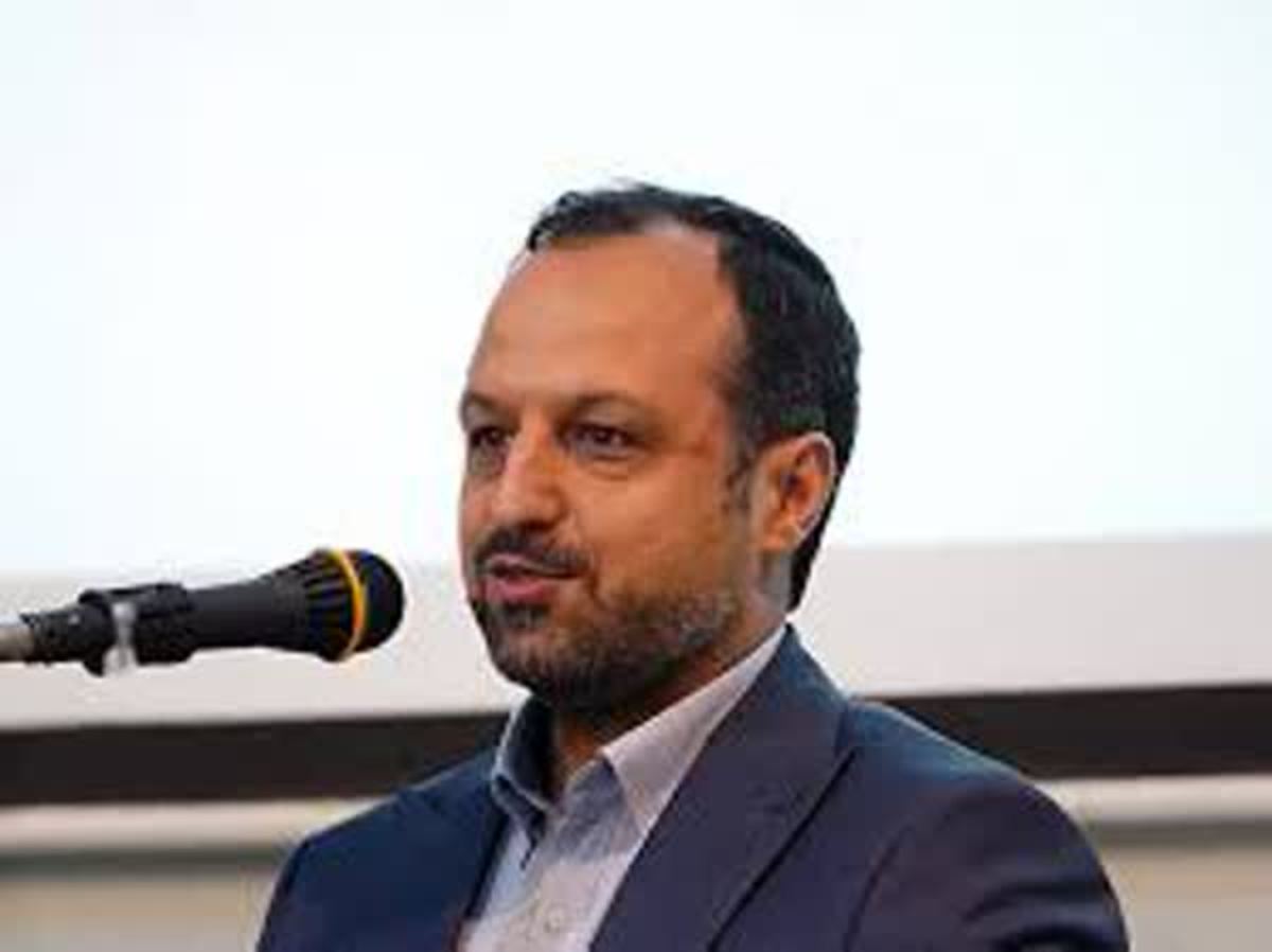 وزیر اقتصاد وارد قم شد