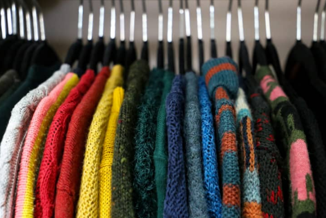 نکاتی که هنگام جمع کردن لباس‌های زمستانی از کمد نباید از یاد ببرید