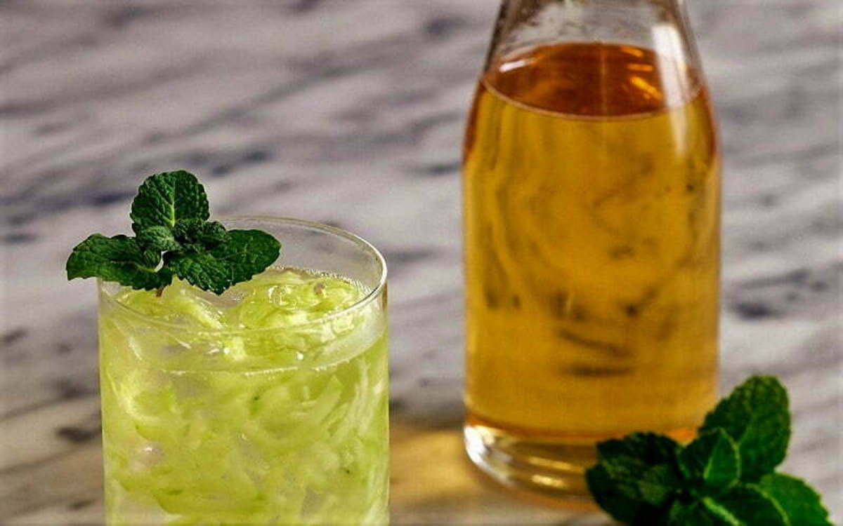 انگبین معجزه‌ای برای پاکسازی خون و کبد و درمان مشکلات گوارشی