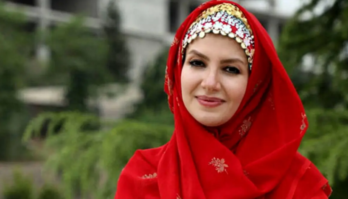 خاله شادونه رفته خارج مثل فرانسوی‌ها تیپ میزنه! +عکس