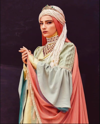 لباس سنتی و خاطره انگیز محیا دهقانی لباس سنتی و خاطره انگیز محیا دهقانی