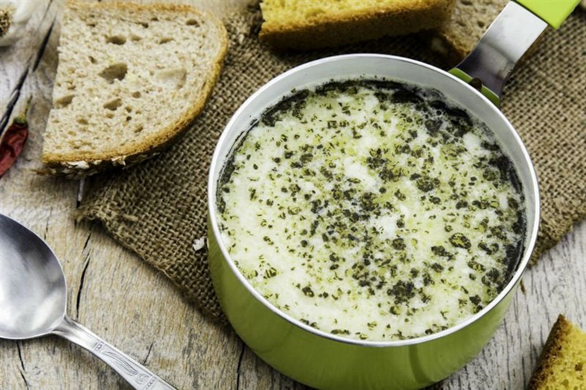 شوربای ماست یک غذای سریع و کم هزینه برای شام