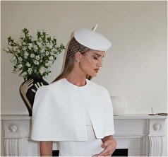 استایل خیره کننده رزی هانتیتگتون با توری سفید در کاخ باکینگهام/عکس