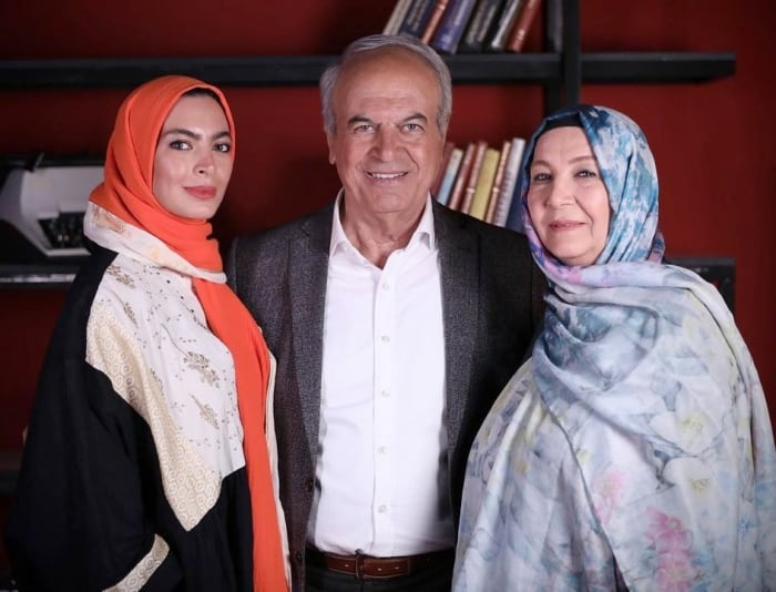 مادر زن دوست‌ترین بازیگر سینمای ایران در کنار دختر و همسرش