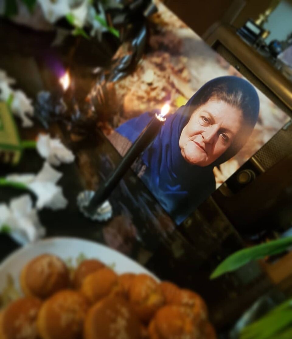 میز عزای غم‌انگیزِ مادر محسن کیایی، مجری برنامه صداتو
