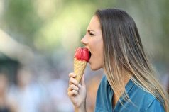 سرفه پس از خوردن بستنی خبر از این بیماری میدهد!