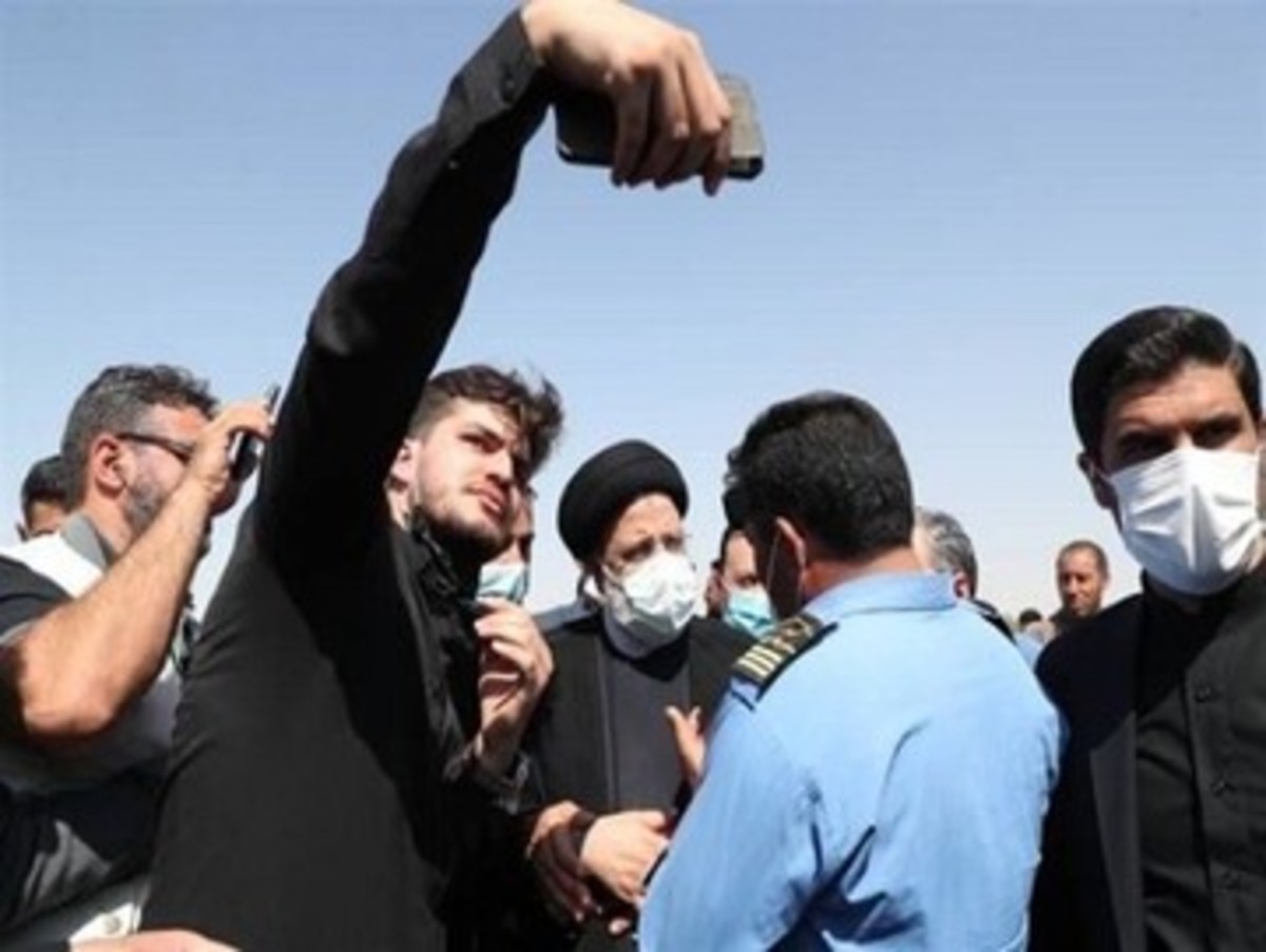 حضور چندباره رئیس جمهور در هر استان نشان دهنده ناکافی بودن عملکرد مسئولان آن استان می‌باشد