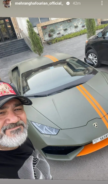 سلفی جدید مهران غفوریان با یک خودروی لوکس و لاکچری در خیابان!
