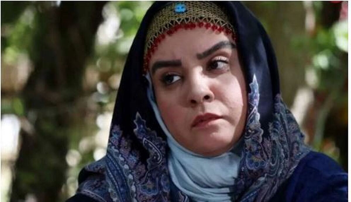 تصویری دیده نشده از آتنا مهیاری در کنار پدرش/چه کیک تولد قشنگی!