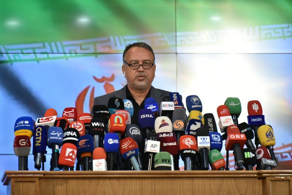 از ۱۰ نفر مراجعه‌کننده امروز فقط لاریجانی و بیغش واجد شرایط بودند