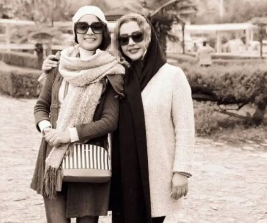 مادر الهه حصاری دست دخترش رو توی زیبایی و جذابیت از پشت بسته! مادر الهه حصاری دست دخترش رو توی زیبایی و جذابیت از پشت بسته!