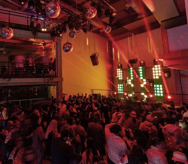 عربستان با بازگشایی اولین کلوپ شبانه بار دیگر جهان را شوکه کرد