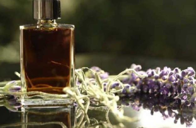 ویژگی‌های مهمی که هنگام خرید عطر برای فصل بهار باید رعایت کنید