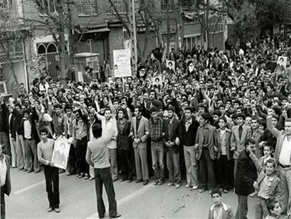 قیام خونین ۱۵ خرداد ۴۲ زمینه‌ساز پیروزی انقلاب در ۵۷