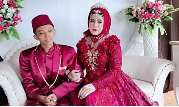 یک عروس خانم در اندونزی که مرد از آب درآمد!