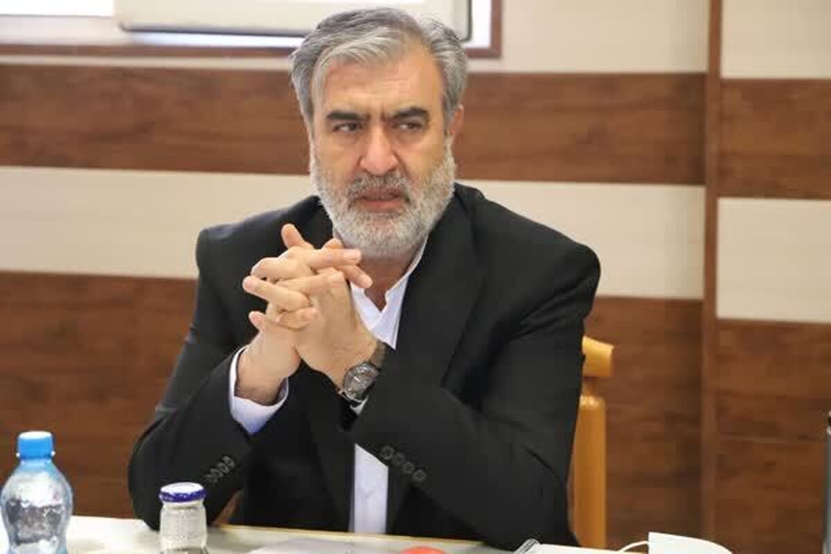 عزیزی: دولت بلافاصله قانون لغو تحریم‌ها را اجرا کند