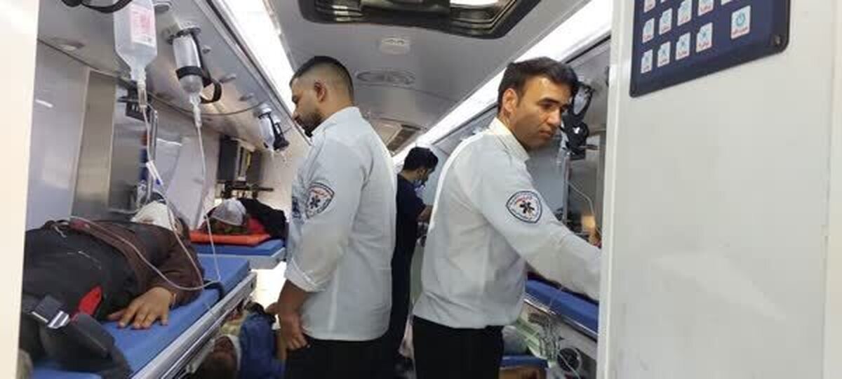 حادثه رانندگی  برخورد «دنا» با «روآ» با ۸ مصدوم و یک فوتی