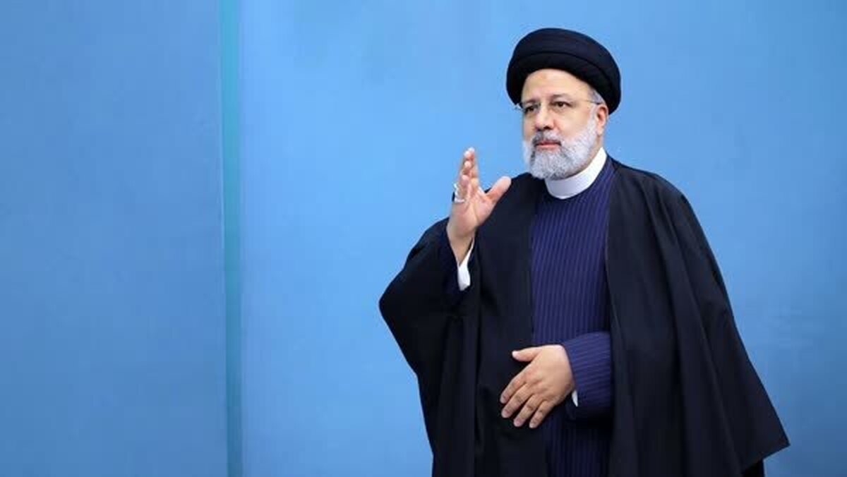 مداحی حمیدرضا رمضانپور در جمع زائران حج برای شهید رئیسی