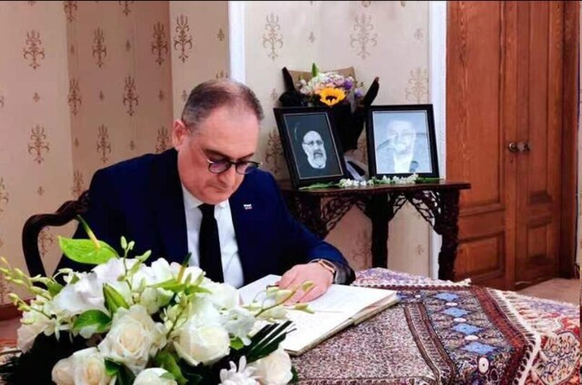 ابراز همدردی سفرا و دیپلمات‌های مقیم پکن با ایران در محل سفارت کشورمان