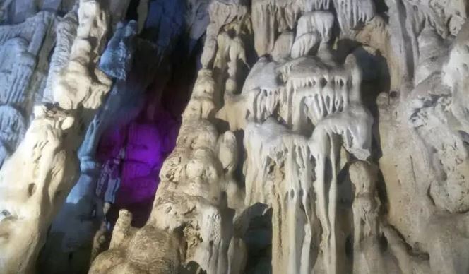 غار ده‌شیخ؛ یکی از پربازدید‌ترین مکان‌های کهگیلویه و بویراحمد که چشم هر بیننده‌ای را خیره خود می‌کند