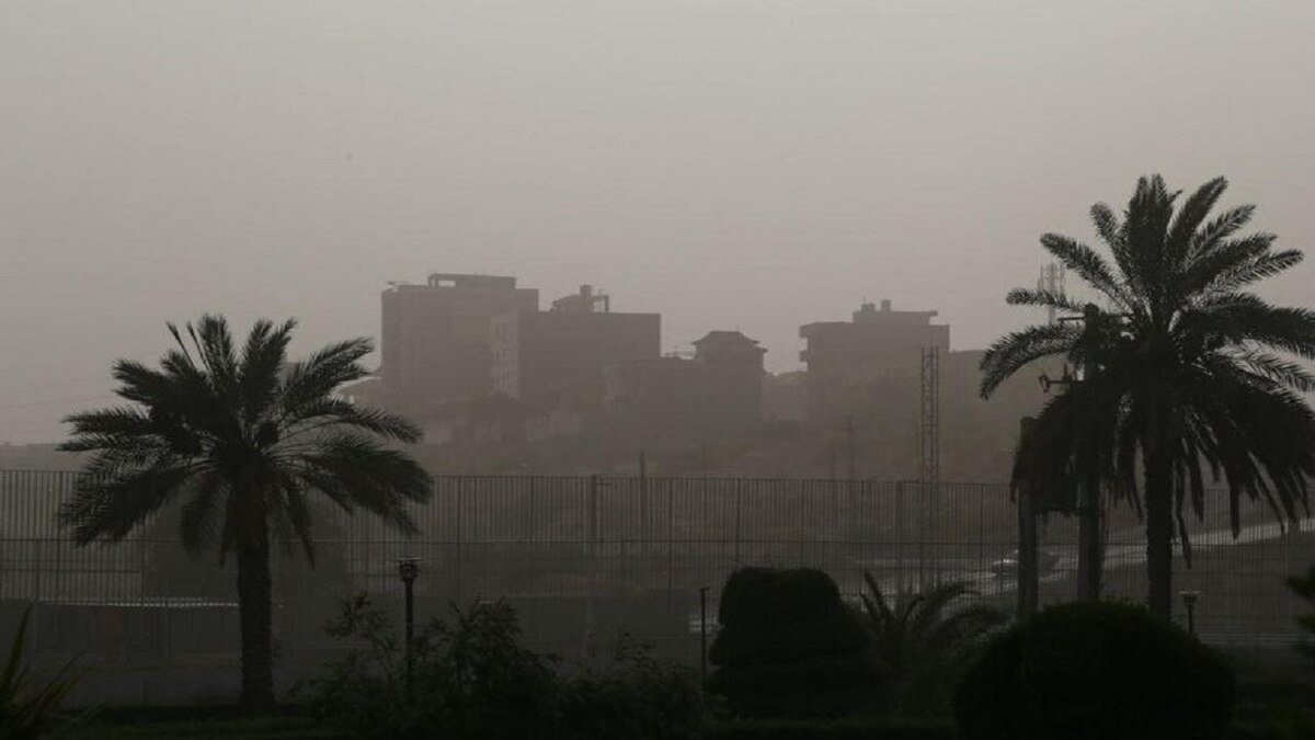 گرد و خاک و کاهش دید افقی در بندرعباس