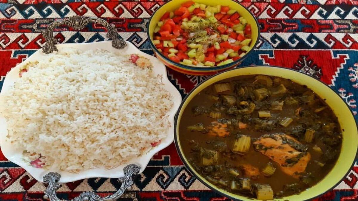 دستور پخت خورشت جا افتاده و محشر کرفس به روش مادر بزرگ‌ها