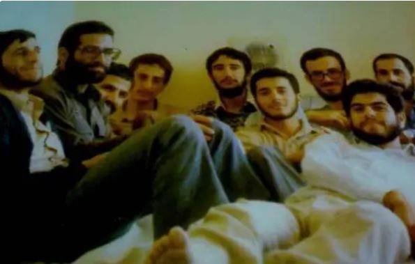 عکس نایاب از دوران دانشجویی محمود احمدی نژاد در خوابگاه پسرانه