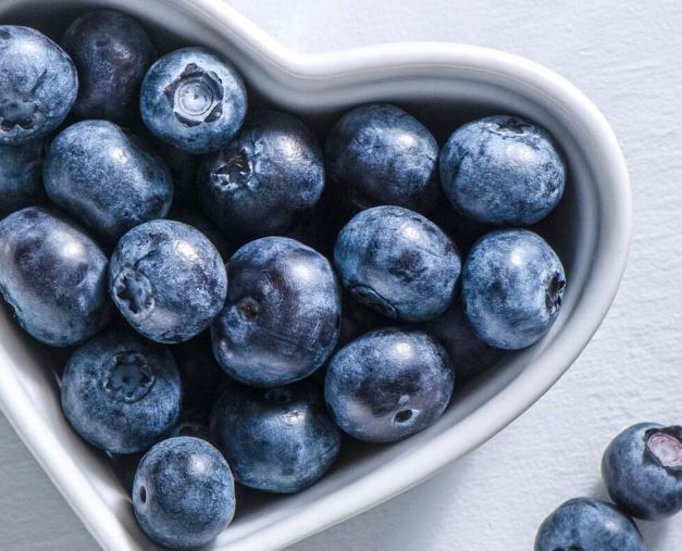 ۸ میوه که خوردن آنها فایده بیشتری به بدن می‌رساند