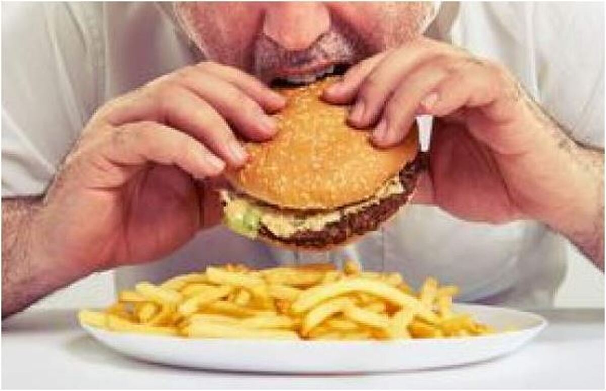چگونه با پرخوری عصبی مقابله کنیم؟