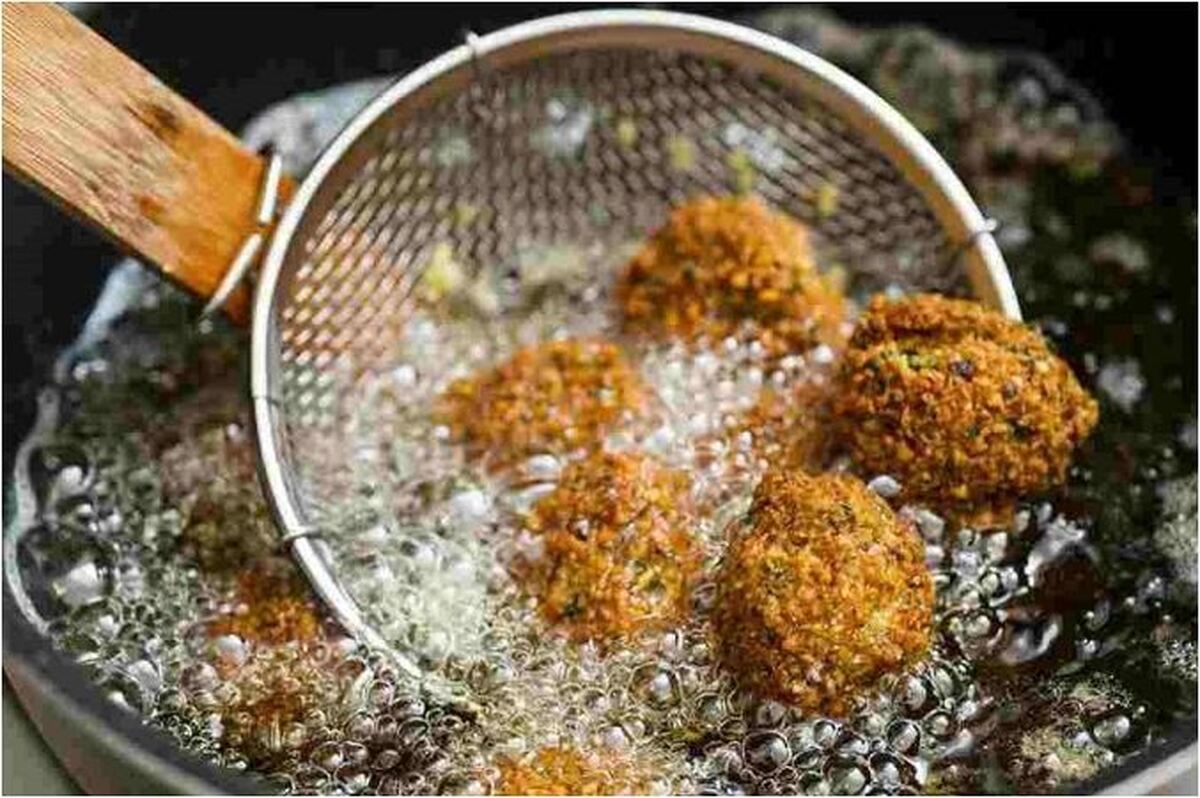 مصرف غذا‌های پرچرب چه مشکلاتی به وجود می‌آورد؟