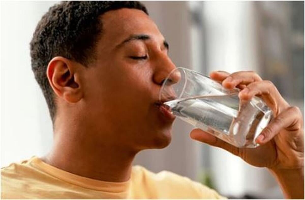 بلافاصله بعد از خوردن غذا از نوشیدن آب سرد پرهیز کنید