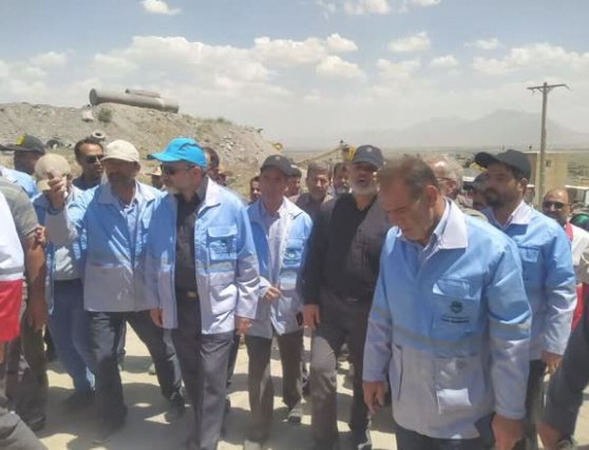 وزیر کشور از نحوه عملیات جستجوی ۲ نفر از مفقودین حادثه ریزش معدن بازدید کرد