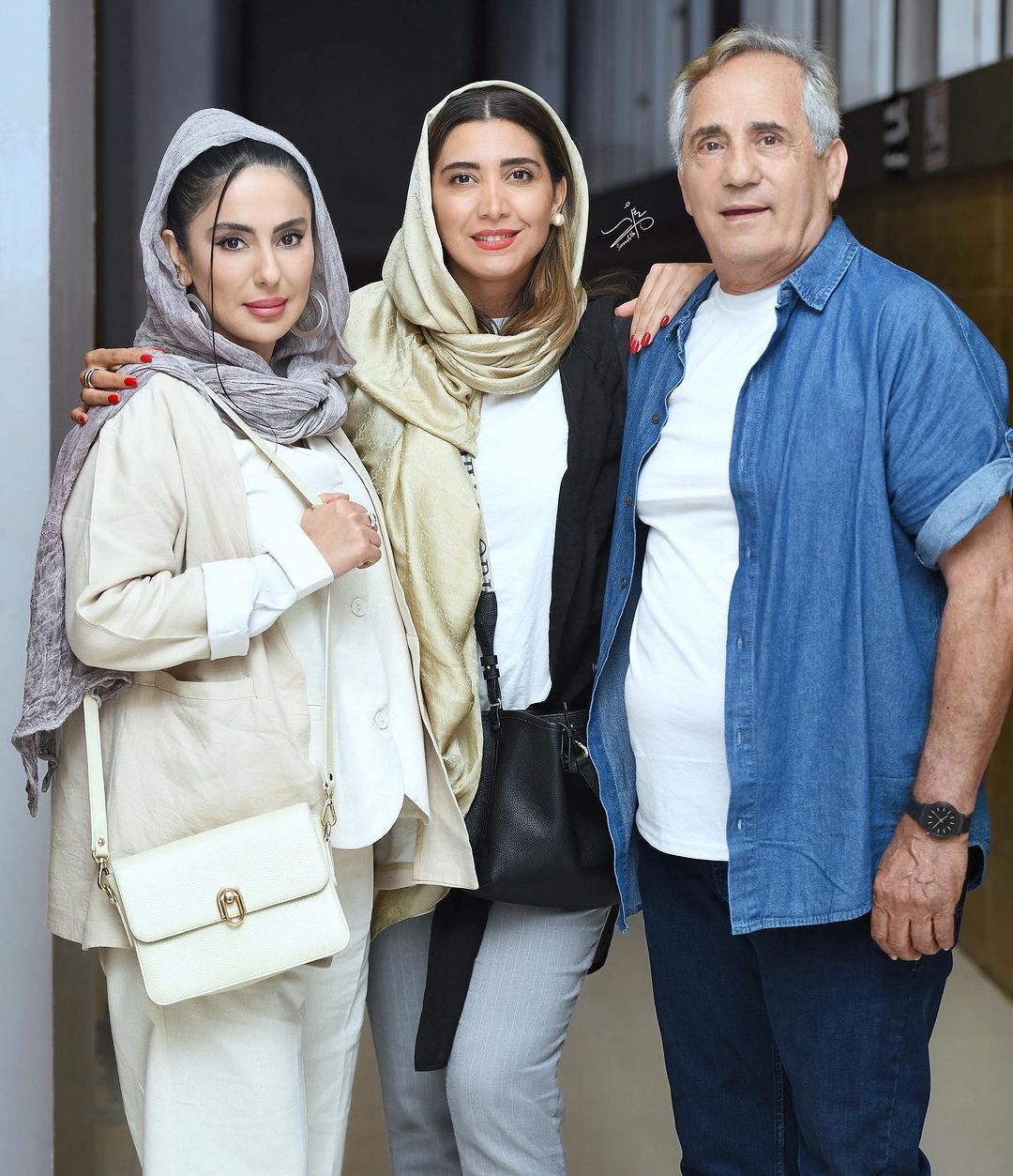 استایل جلف نیکی مظفری در کنار آقای پدر! +عکس