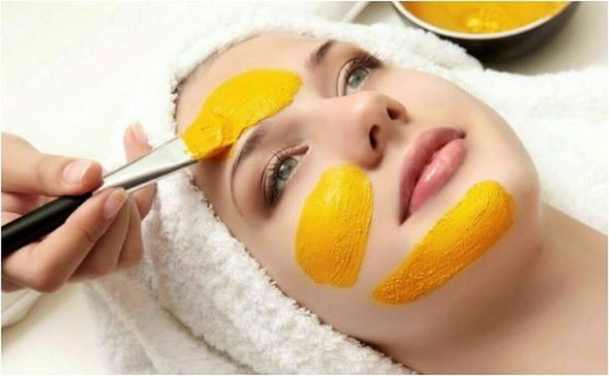 از خواص بی نظیر ماسک زردچوبه برای پوستتان غافل نشوید