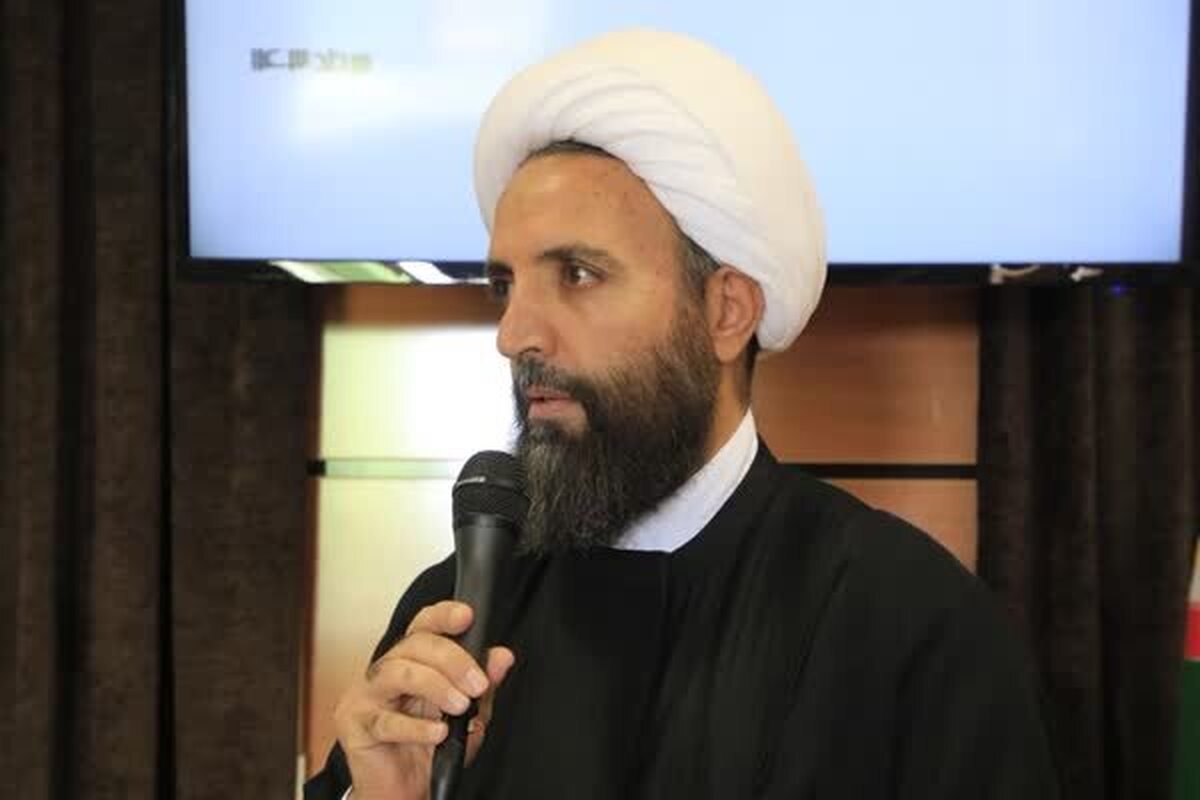 پرچم خدمت و ولایت‌مداری باید به دست لایقش سپرده شود